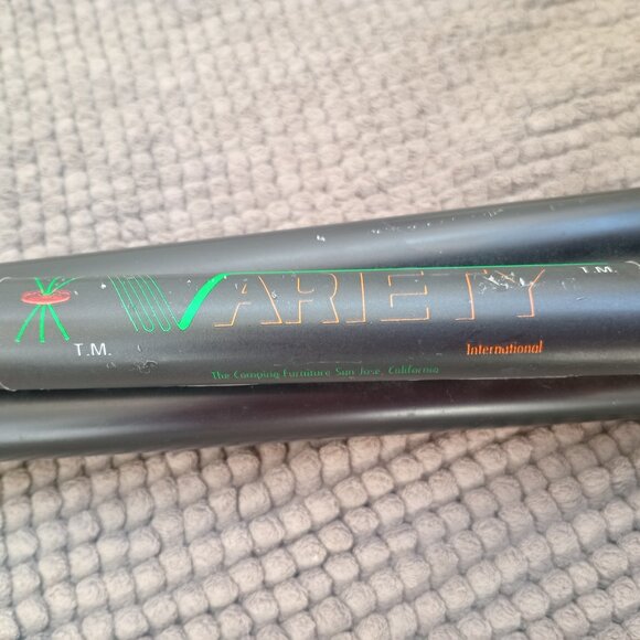 This is a lightweight portable folding seat; Tripod / 3 Legs, ideal for camping - Picture 3 of 10